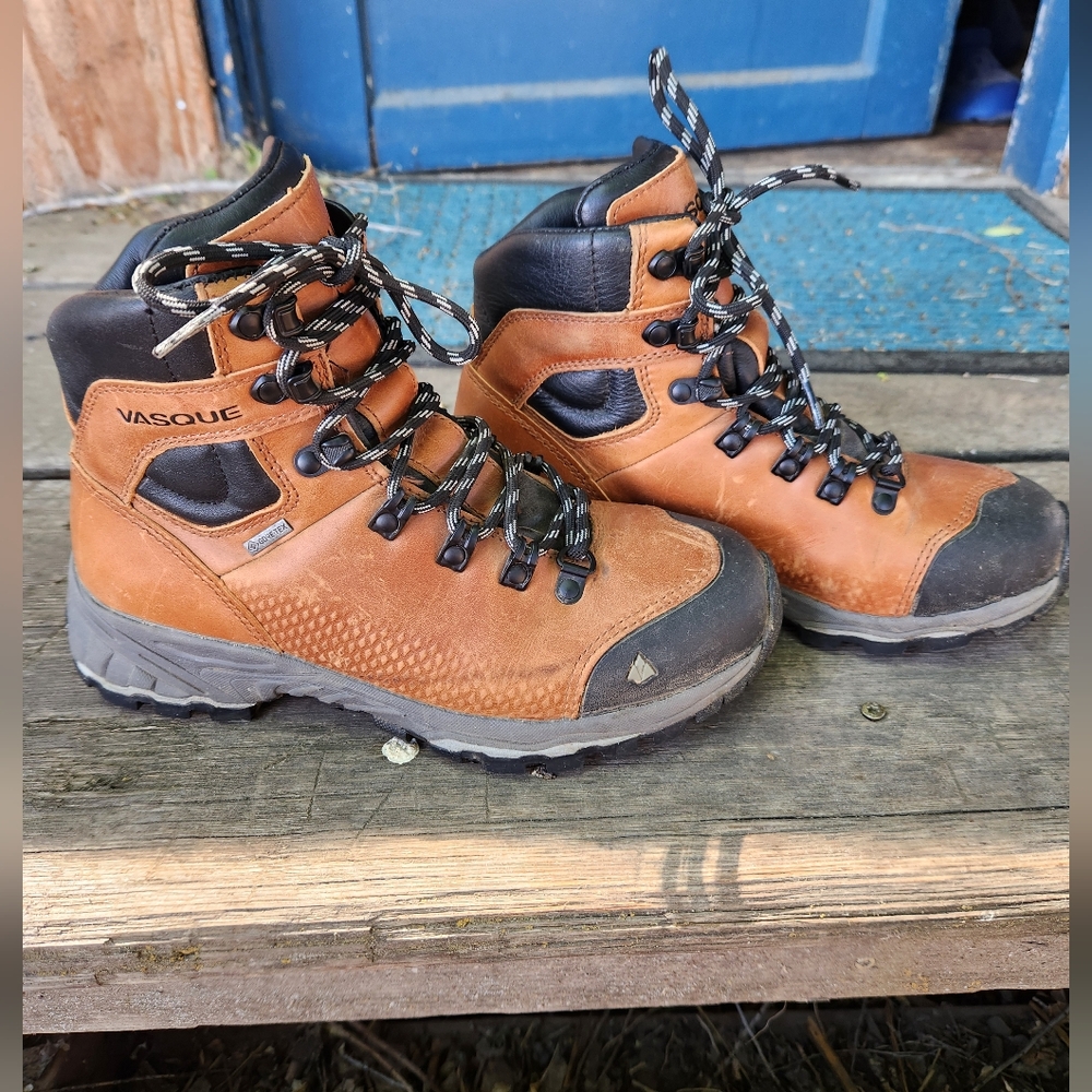 Vasque St. Elias Hiking Boot
